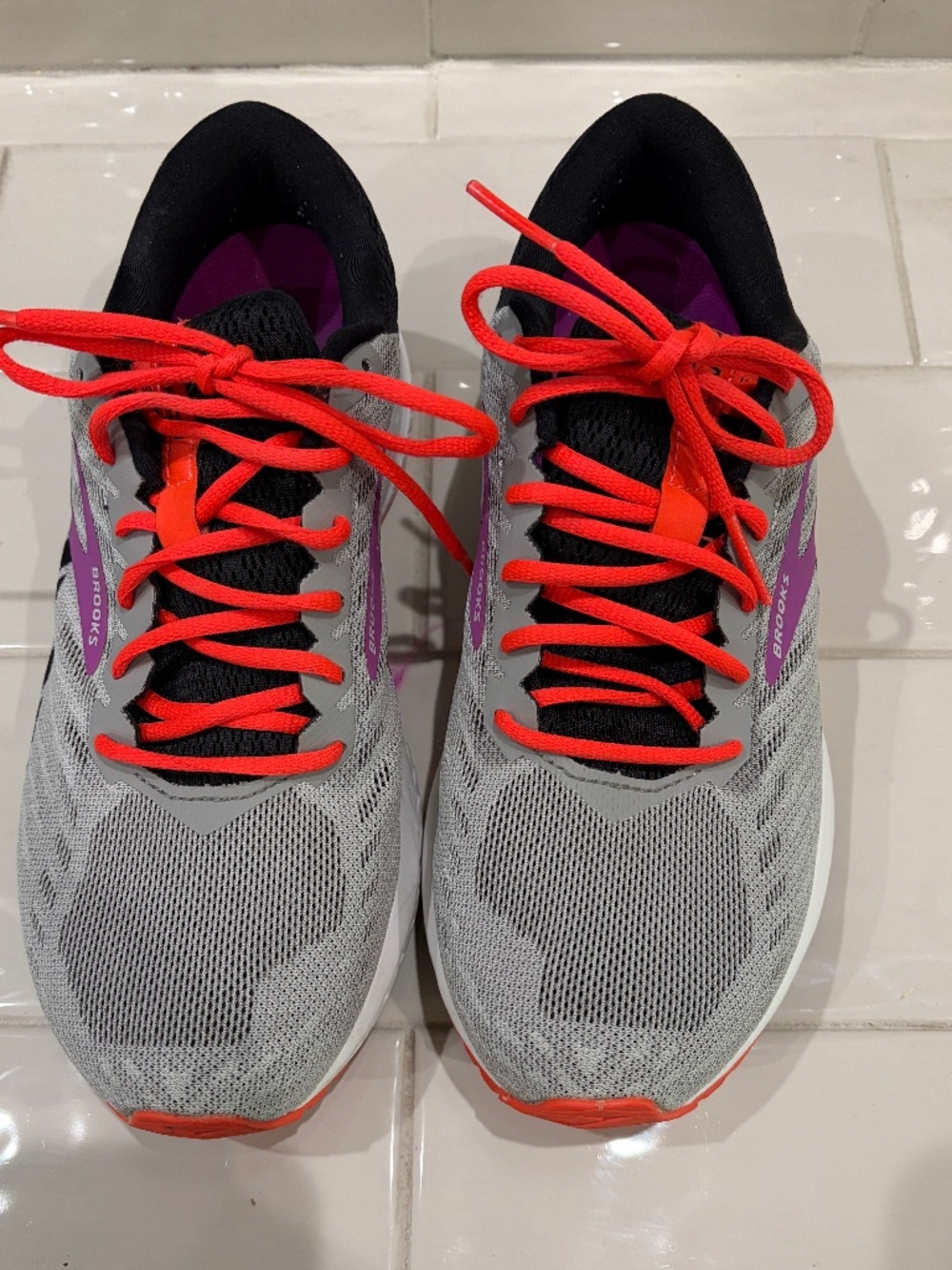 Brooks Launch women’s shoes size 8 wide
